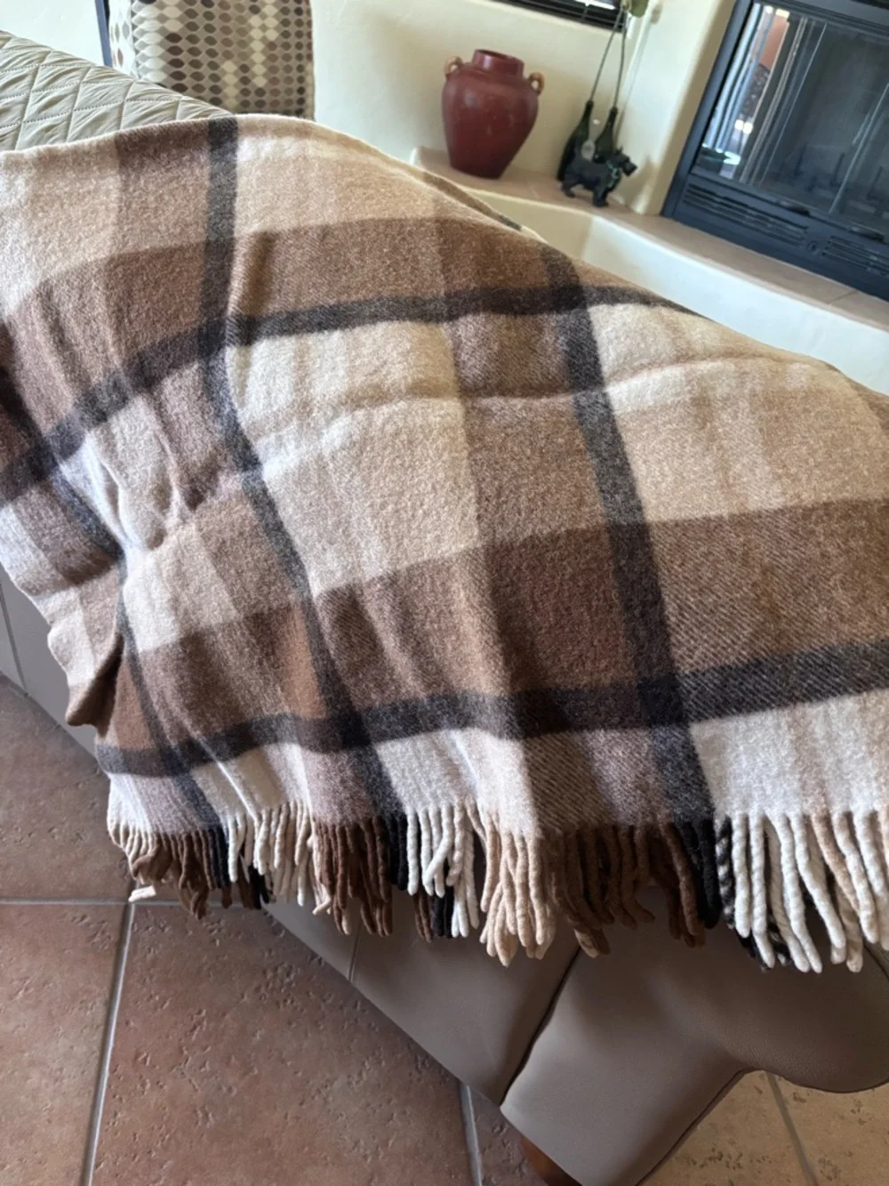 Wool Throw - Picture 2 of 3